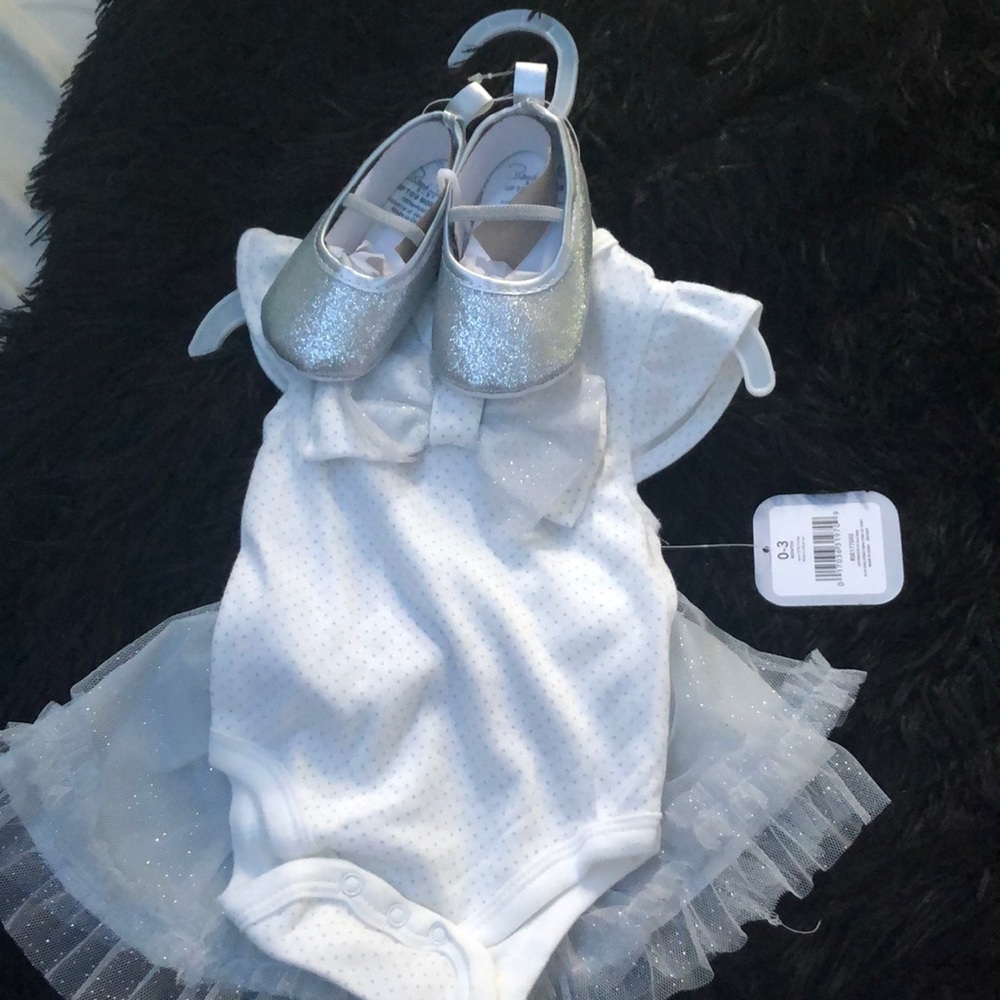 0 - 3 months grey matching set for baby girl.